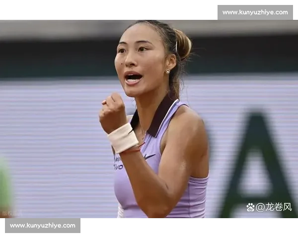 郑钦文鏖战温网！两升水饮尽追平，对手疑似爆粗引争议